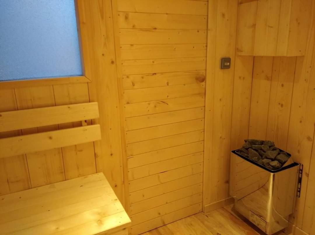 Sejour Au Jardin De Cupidon Avec Jacuzzi Et Sauna Balbigny Buitenkant foto